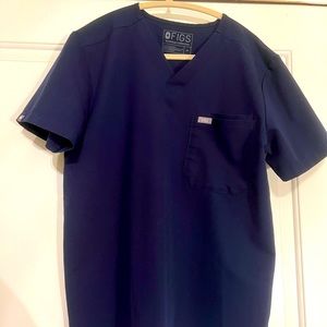 Men’s Figs Scrub top size Medium Navy Blue